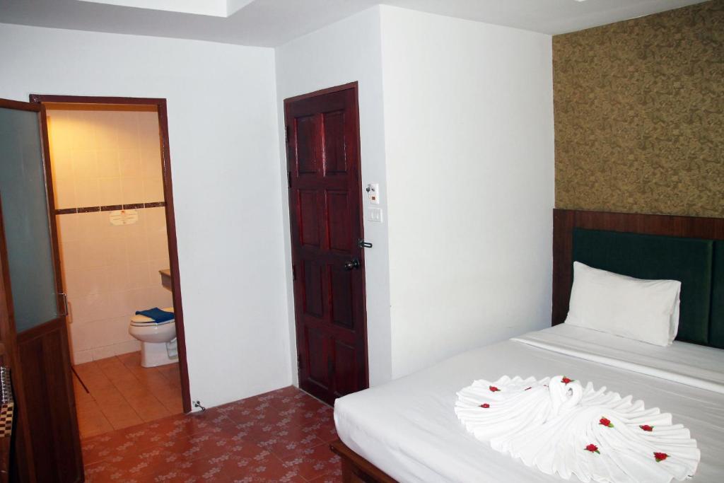Good Nice 2 Guesthouse Patong Номер фото